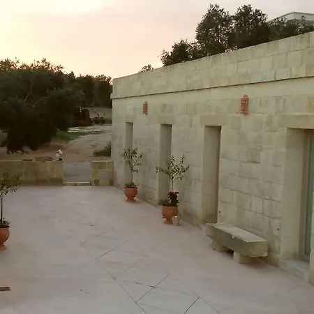 La Trottoria مزرعة للإقامة