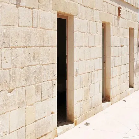 La Trottoria مزرعة للإقامة