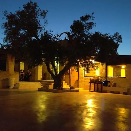 La Trottoria *