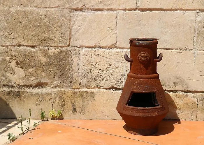 בית חווה La Trottoria *